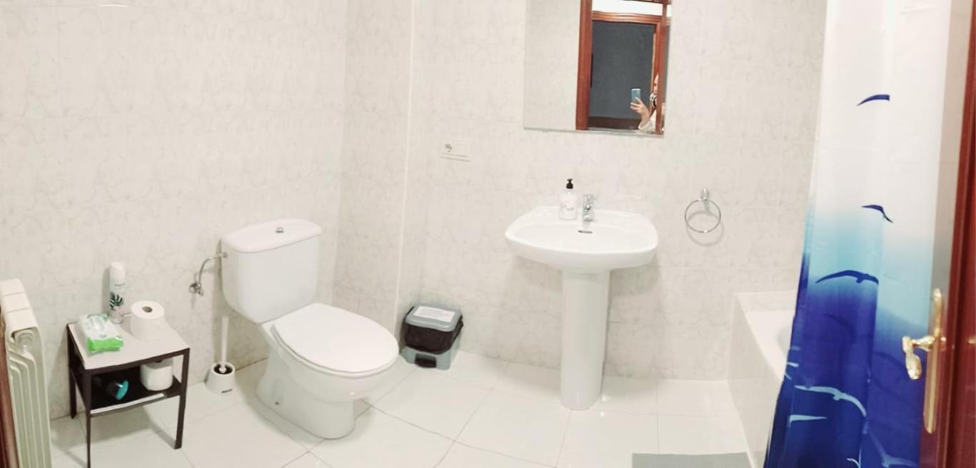 Casa Caminante - Habitacion Appartement Pamplona Buitenkant foto